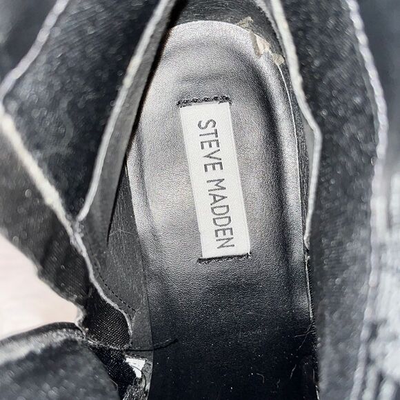 Steve Madden Glori black studded motorcycle booties. 71/2. - Picture 9 of 10